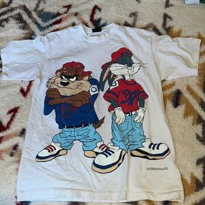 Vintage 90’s white shirt w/ Bugs Bunny & Taz kriskross/hip-hop outfit
